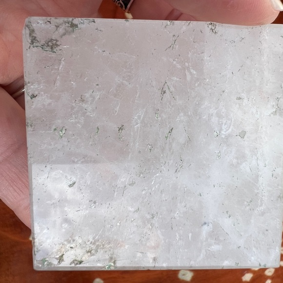 WHITE QUARTZ CRYSTAL PYRAMID - Picture 4 of 13